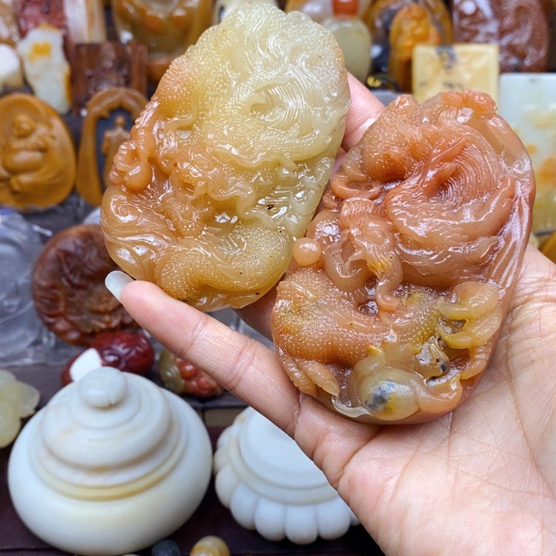 石英质玉颈饰未镶嵌