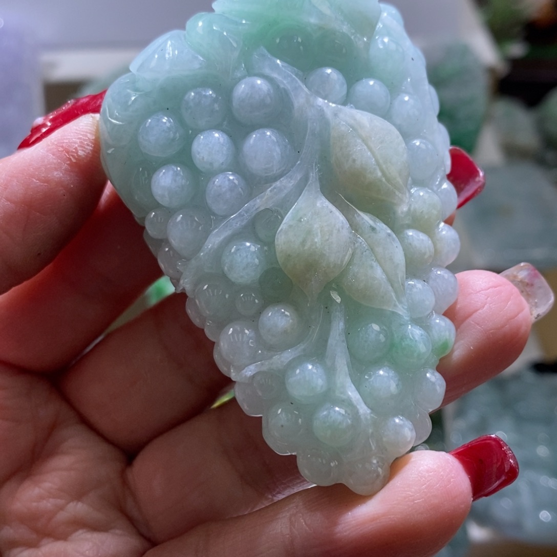 【闪购商品】翡翠颈饰未镶嵌葡萄