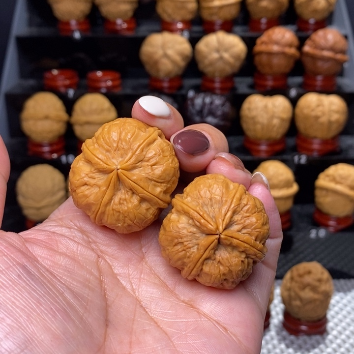 文玩核桃把件方印四棱35尺…………87