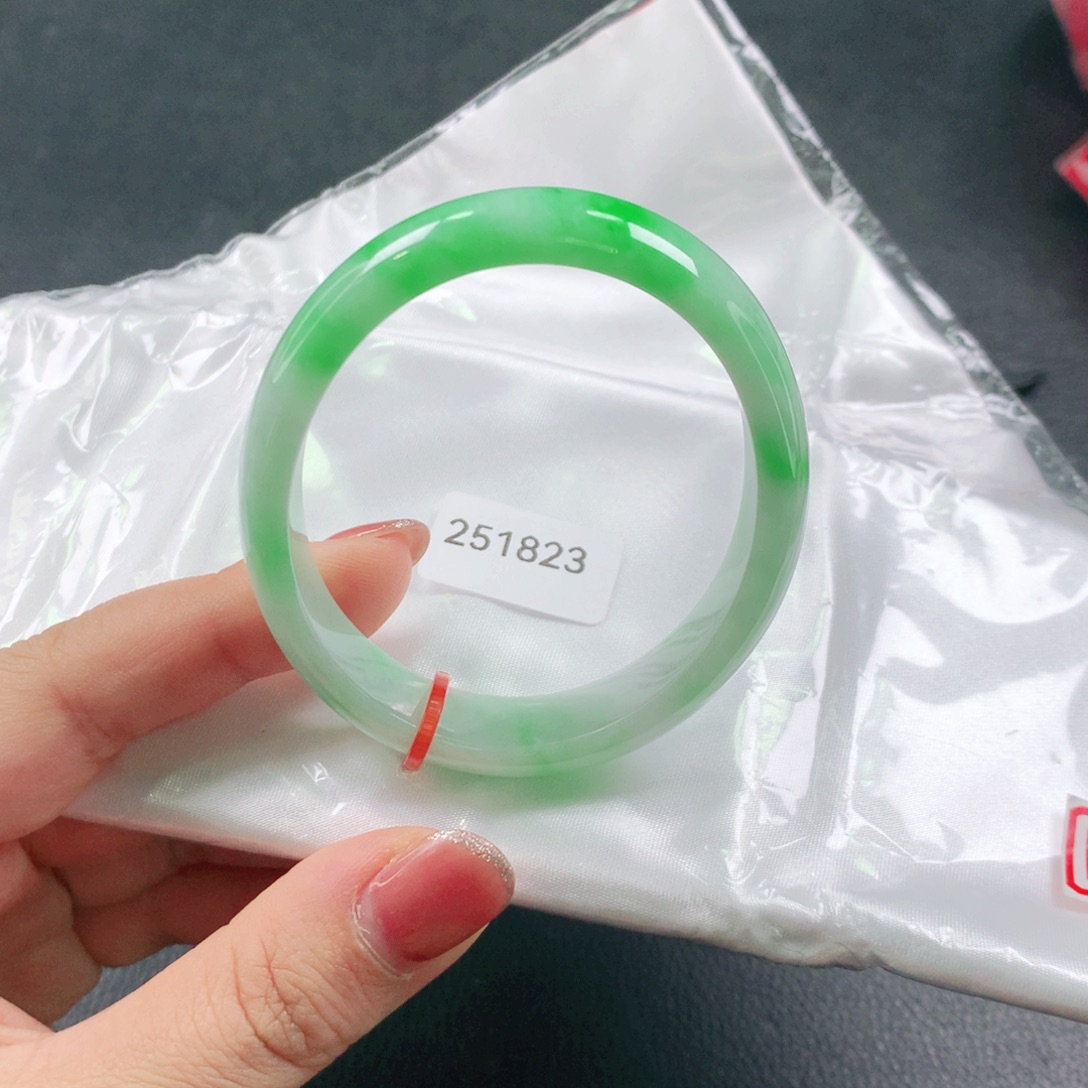 翡翠未镶嵌手镯（贵妃镯）03
