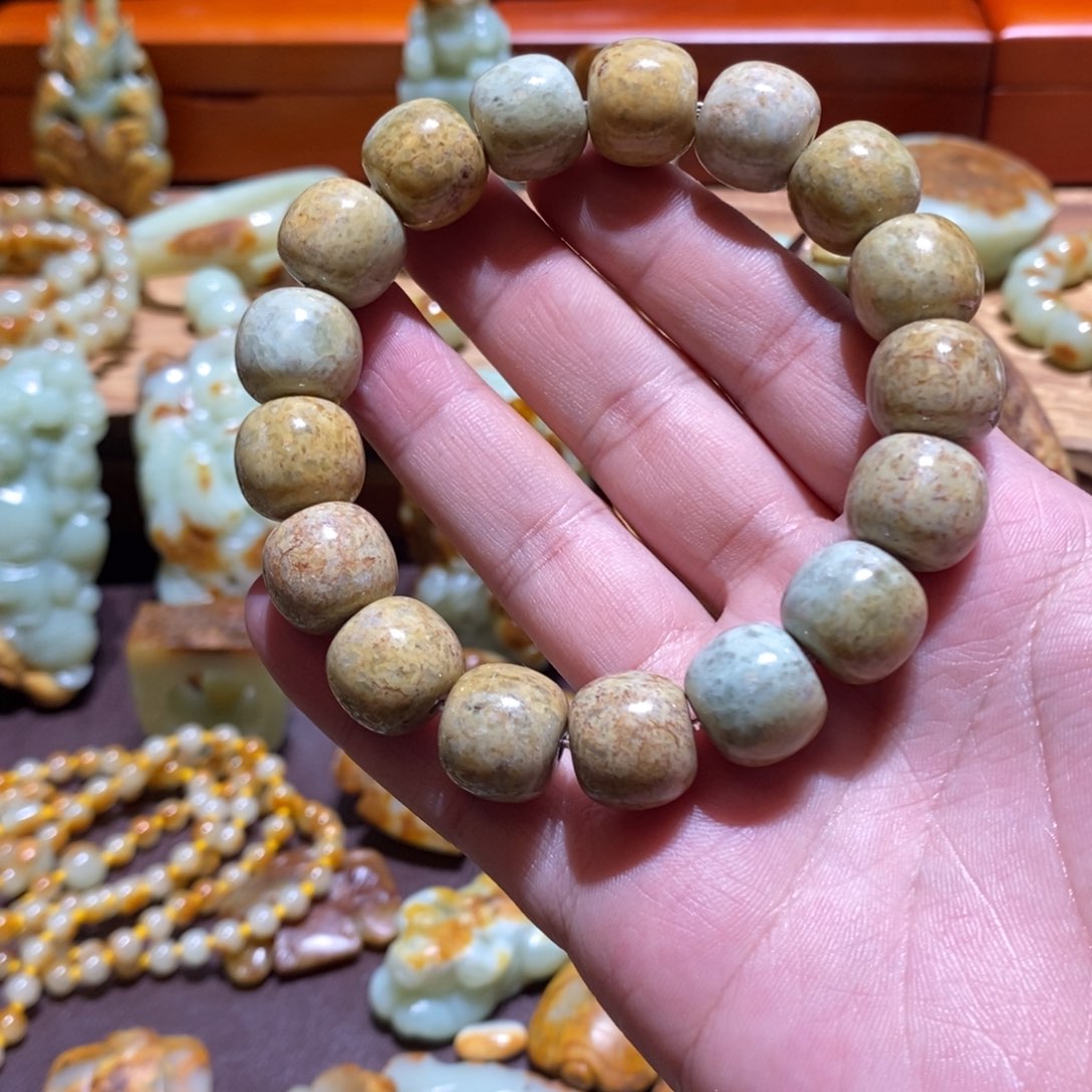 岫岩河磨玉（透闪石质玉）未镶嵌珠宝奇石