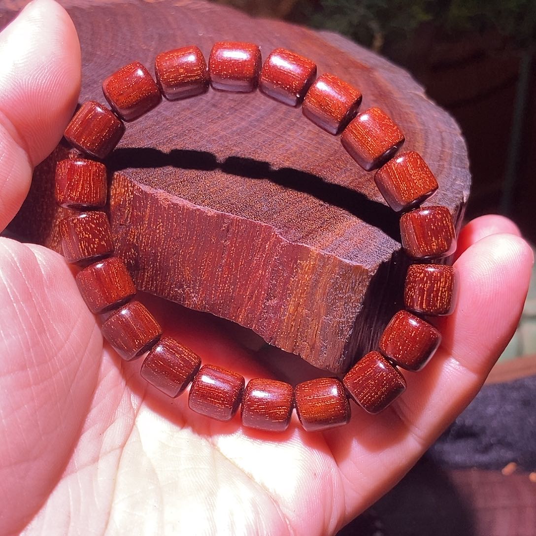 木毕业级别，印尼金星紫檀1.0直切超爆满真金星老料泥料