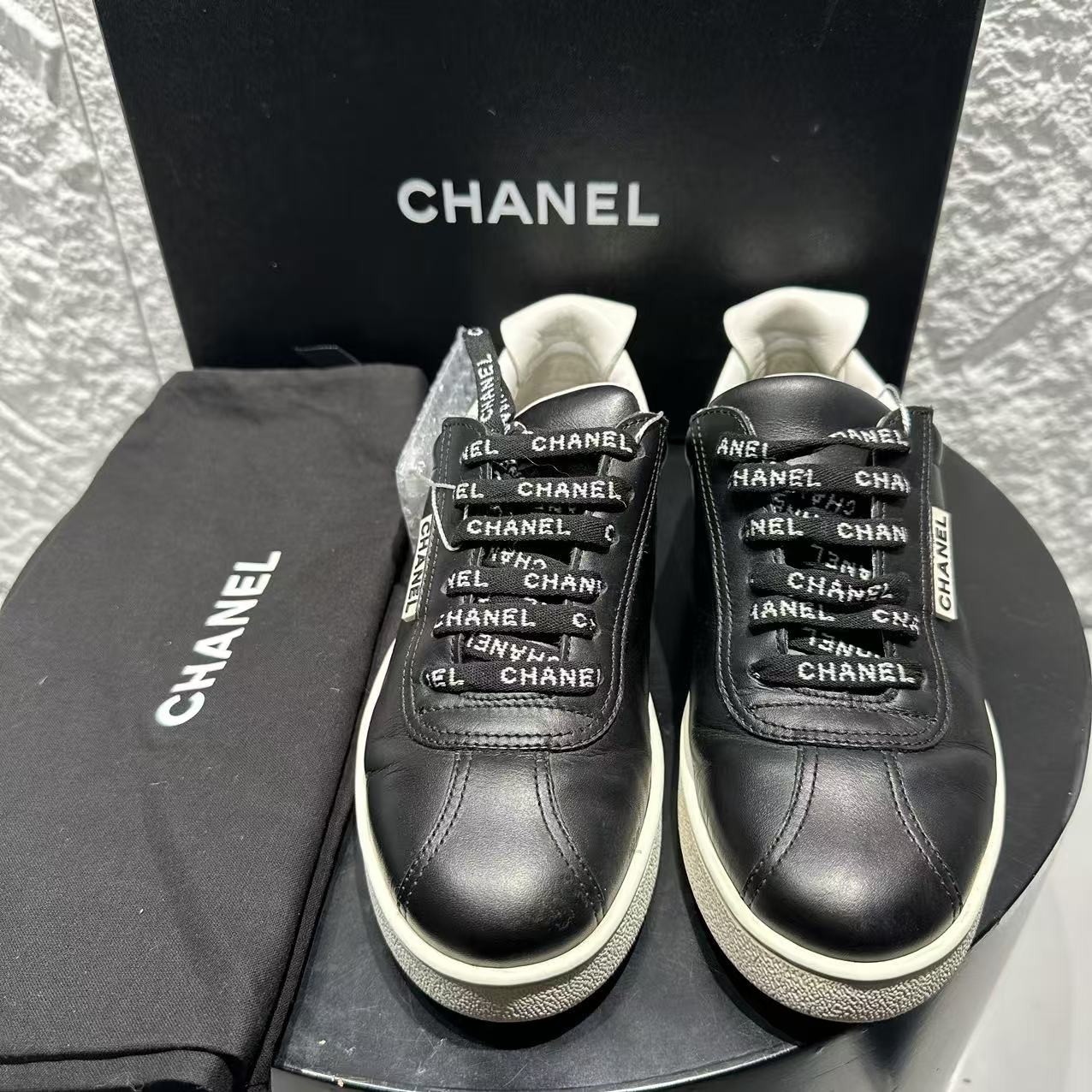 99新 Chanel/香奈儿 36码/仔仔女鞋/全套 /黑白印花系带板鞋 1840