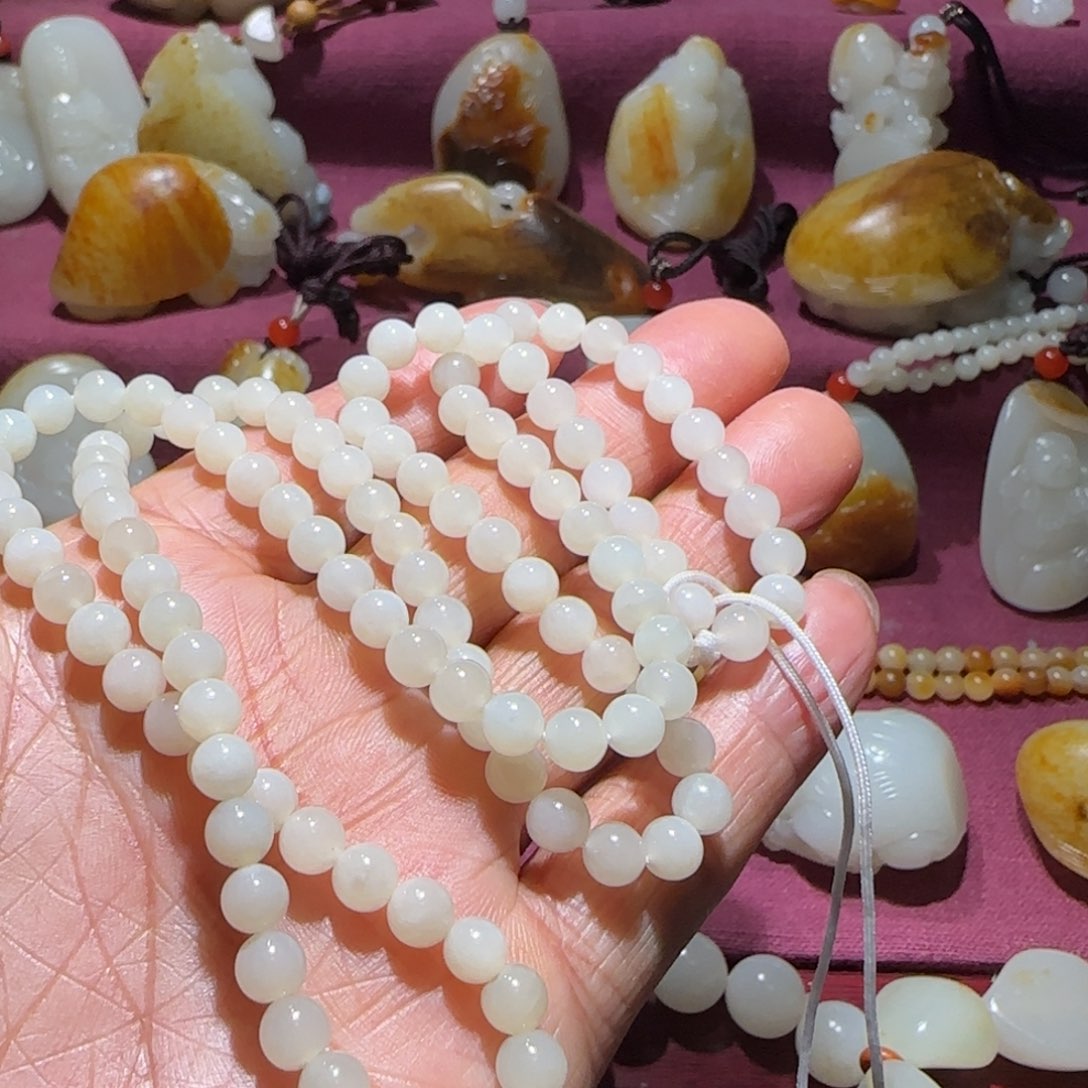 和田玉颈饰未镶嵌