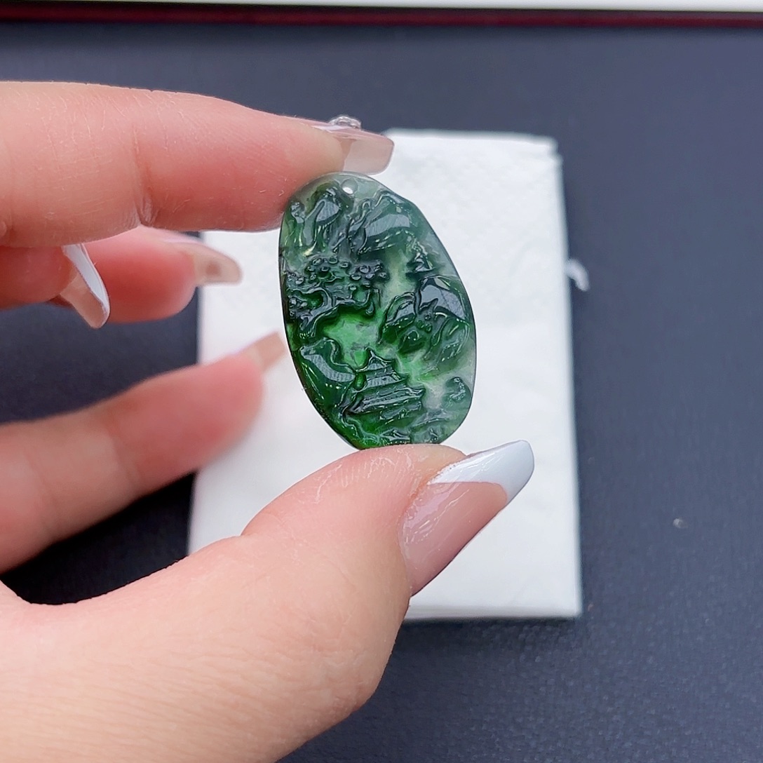 翡翠颈饰未镶嵌山水牌吊坠