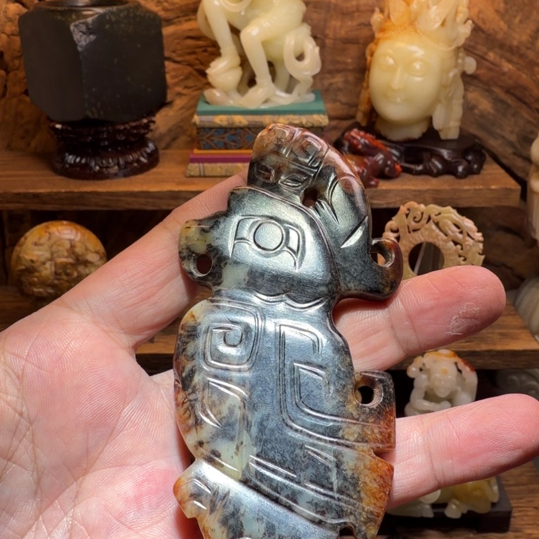 行***在和田玉未镶嵌挂件