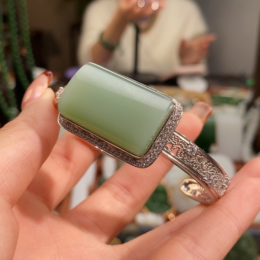 【闪购商品】项链银S925镶嵌和田玉手镯