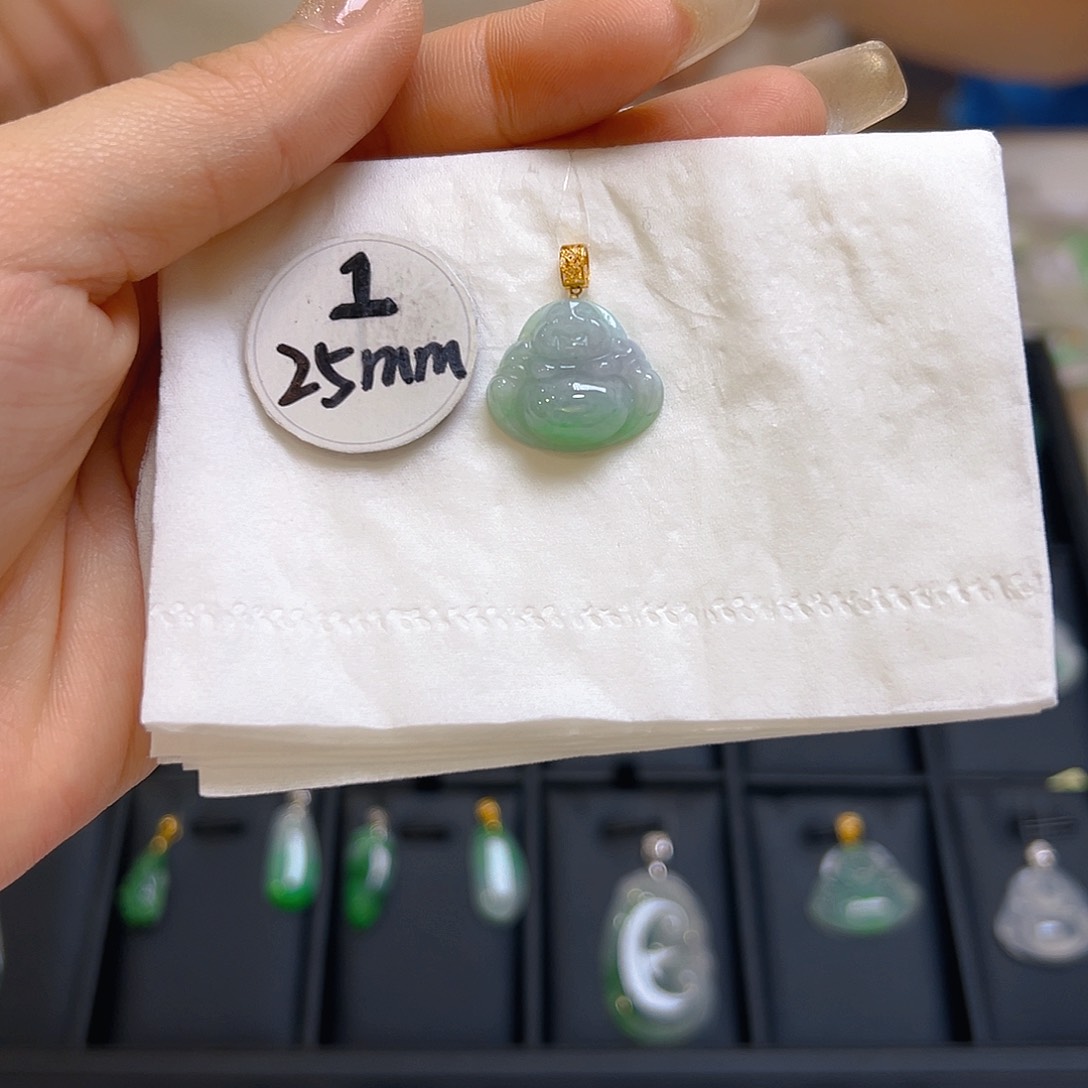 翡翠颈饰18K金镶嵌翡翠