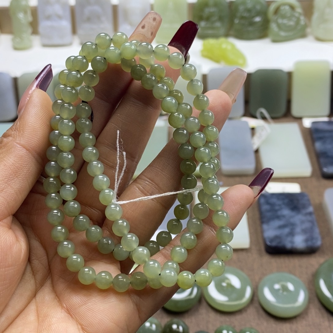 颈饰未镶嵌和田玉