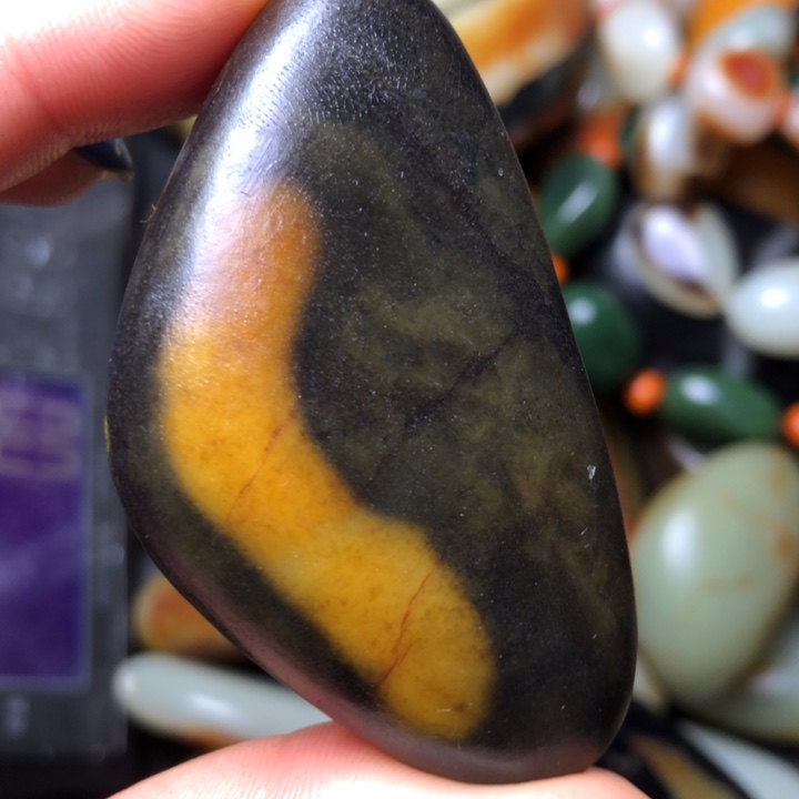 和田玉未镶嵌珠宝奇石