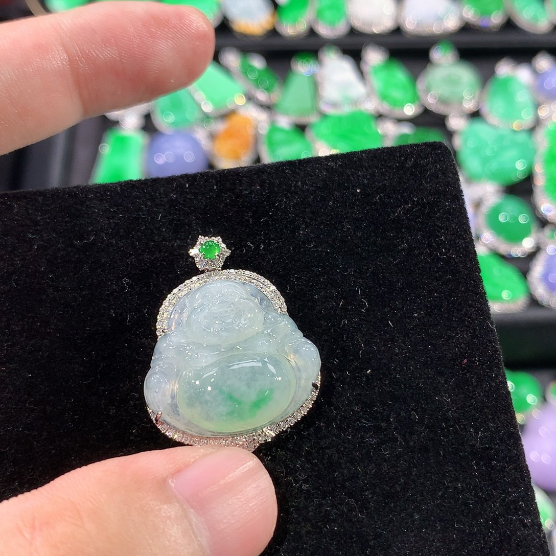 翡翠18K金镶嵌颈饰