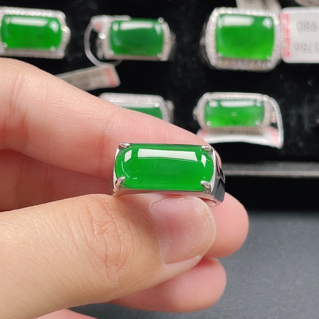 王***奇翡翠银S925镶嵌戒指天然A货翡翠没运费险3916
