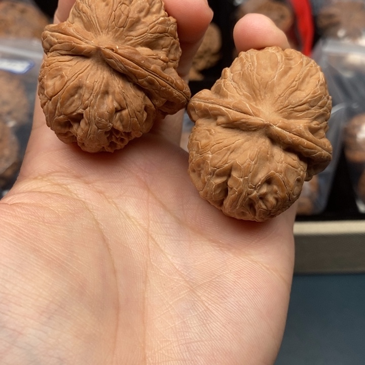 W***e文玩核桃吊坠平谷元宝