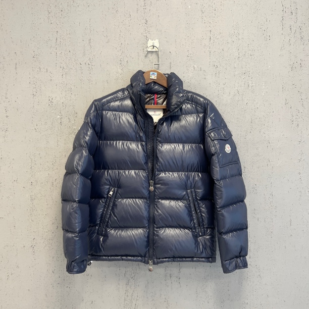 99新 MONCLER moncler蒙口藏青色玛雅厚款手臂刺绣标羽绒服1码