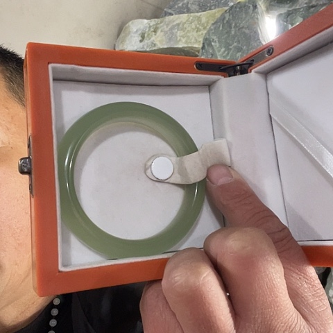 蛇纹石玉未镶嵌珠宝奇石