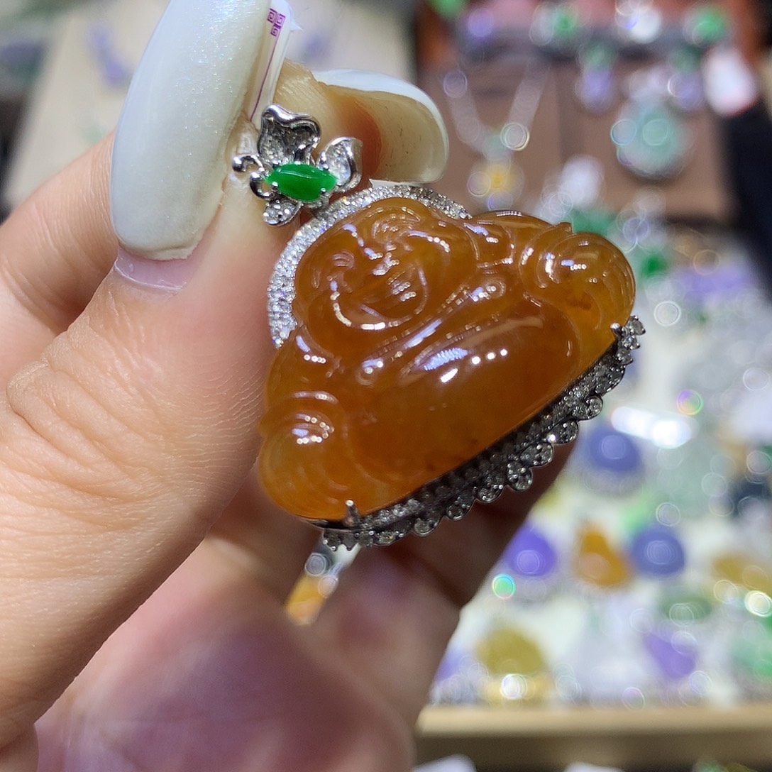 翡翠18K金镶嵌颈饰