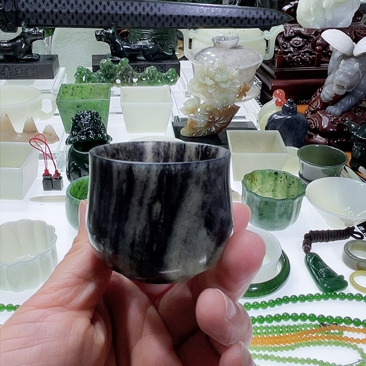 和田玉挂件18K金镶嵌