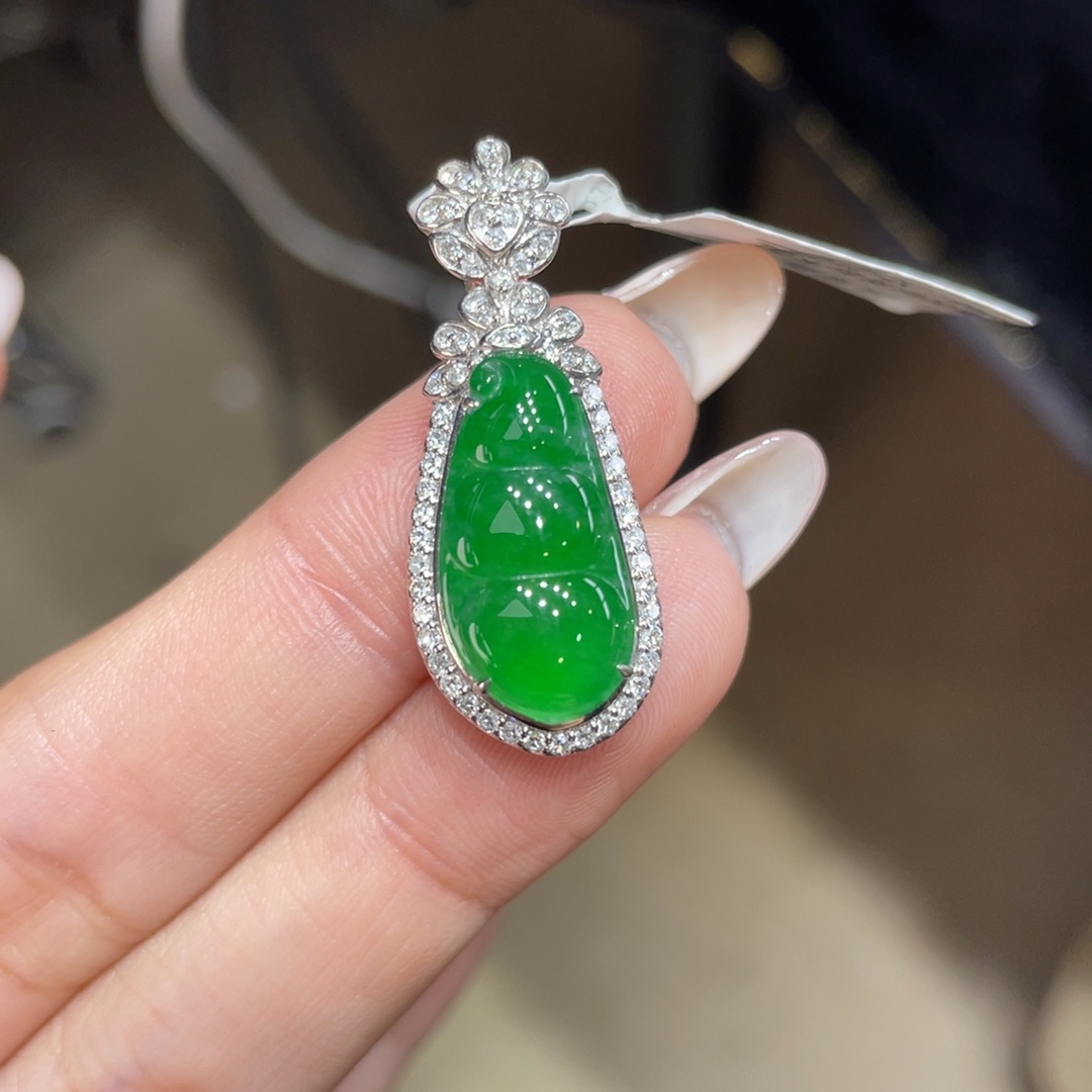 翡翠颈饰18K金镶嵌天然缅甸翡翠a货