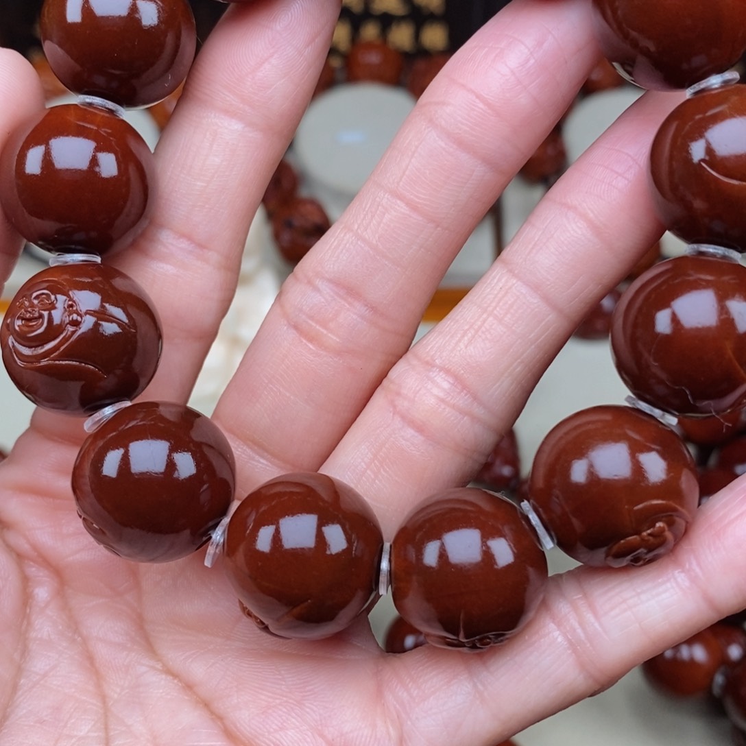 橄榄核吊坠米*臣弥勒，