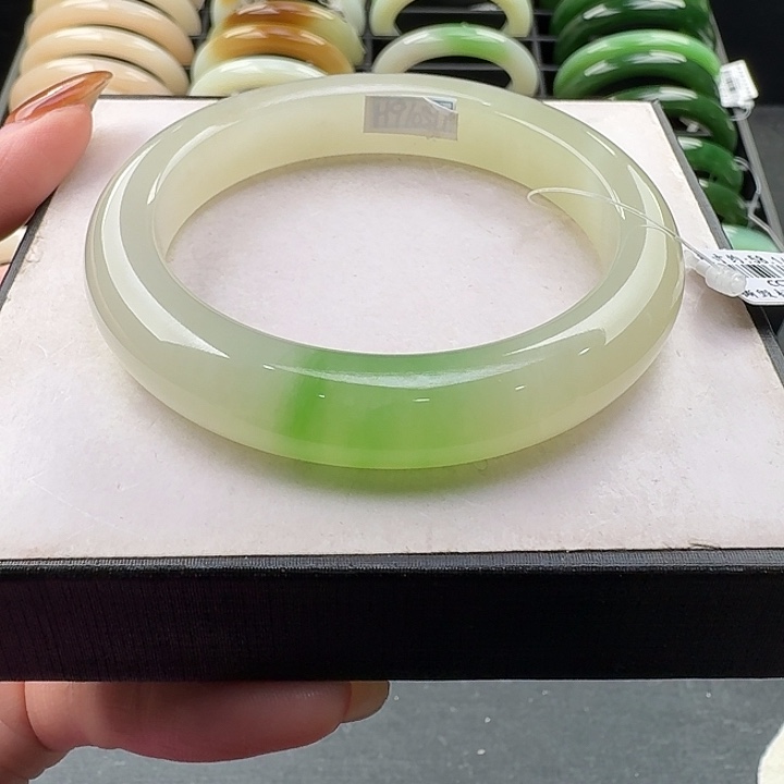 未镶嵌手镯和田玉一口亮翠 超美！58.1