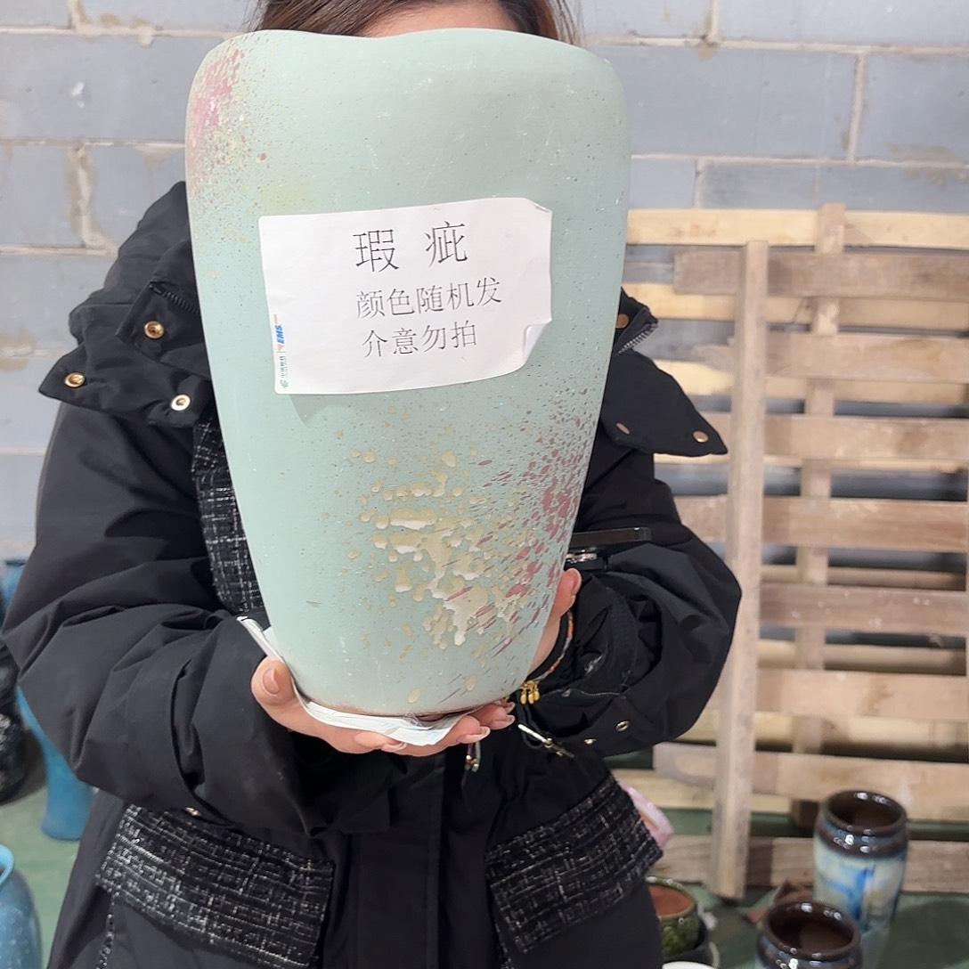 红陶瑕疵高31-17一个