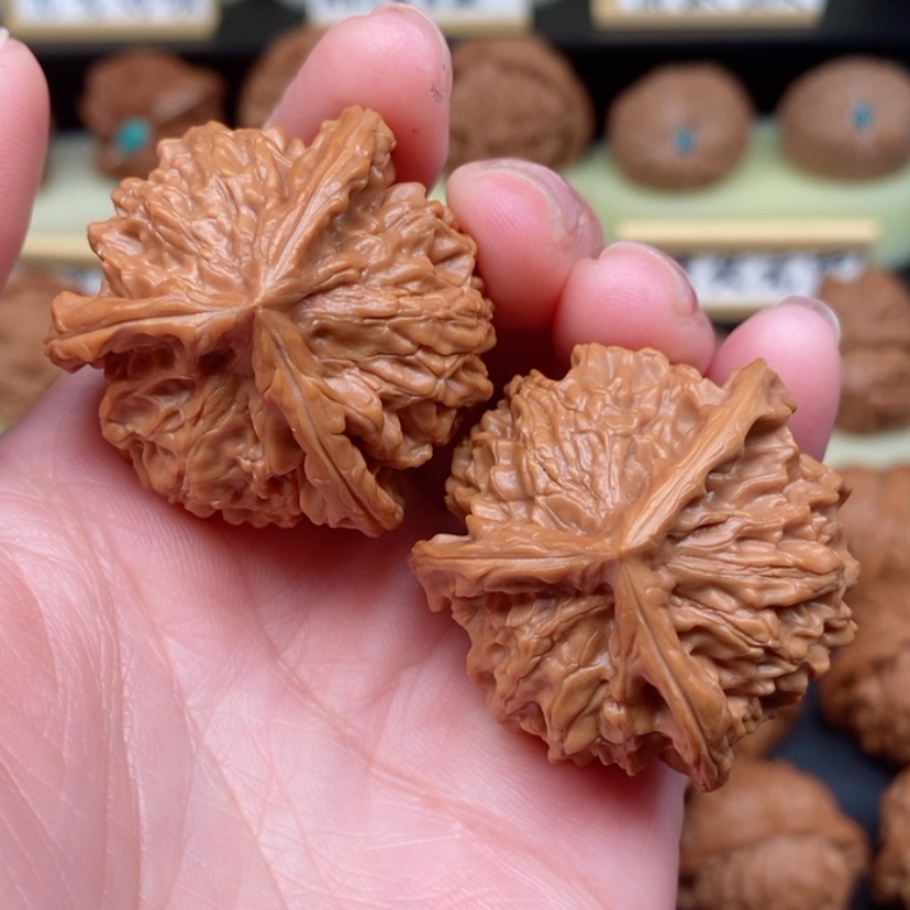 【闪购商品】文玩核桃吊坠三棱38