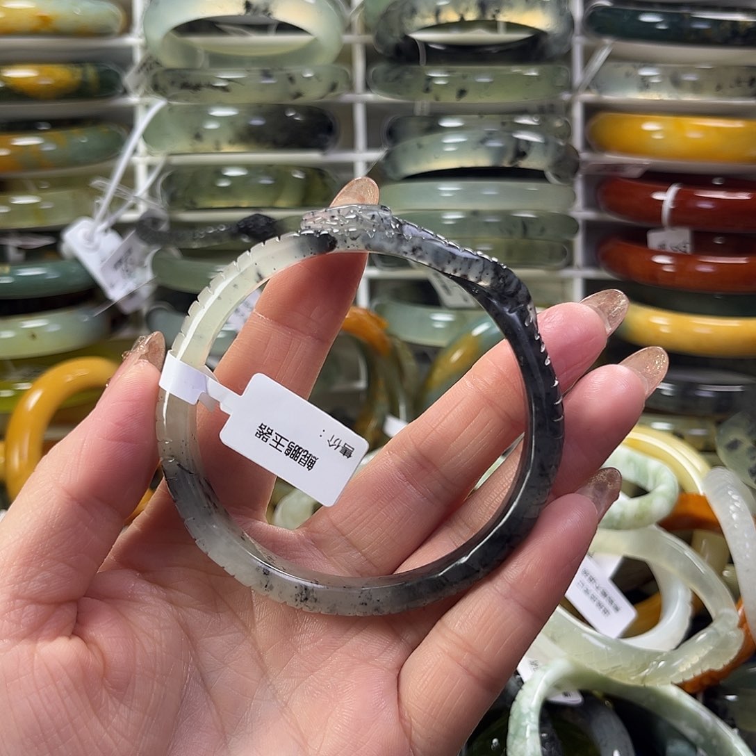 蛇纹石玉手镯未镶嵌无*