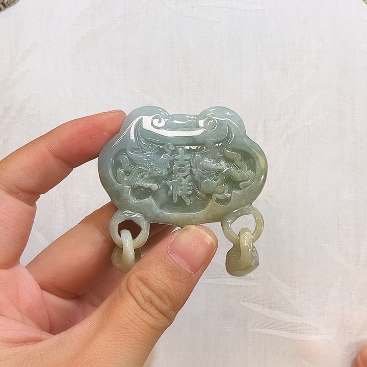 翡翠合金吊坠(赠链)
