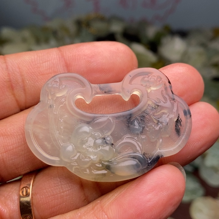 蛇纹石玉颈饰合金165