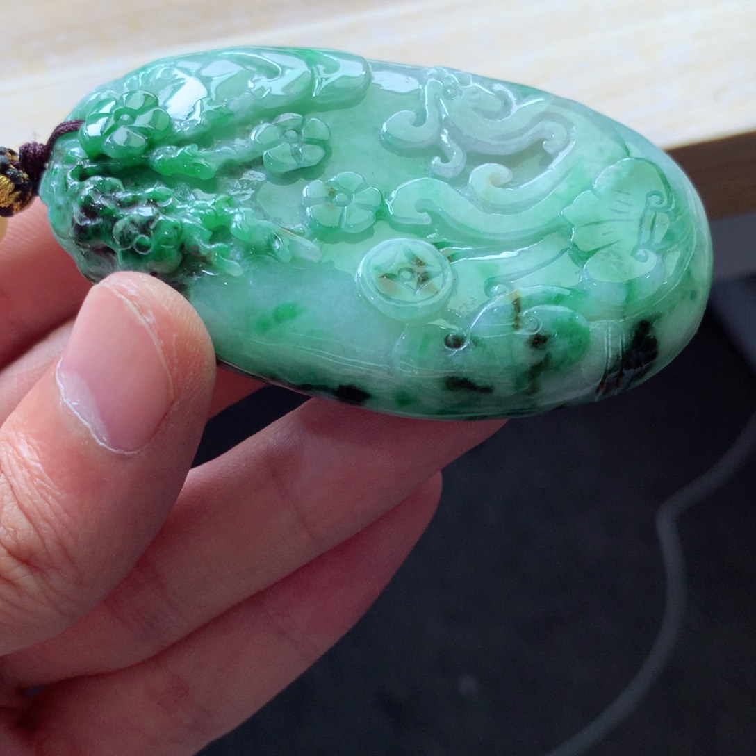 翡翠颈饰未镶嵌吊坠