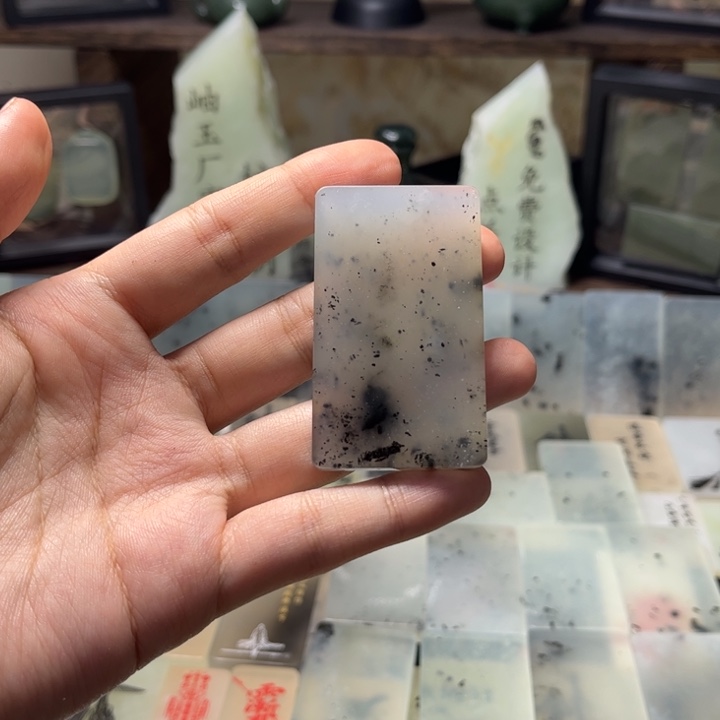 蛇纹石玉合金颈饰