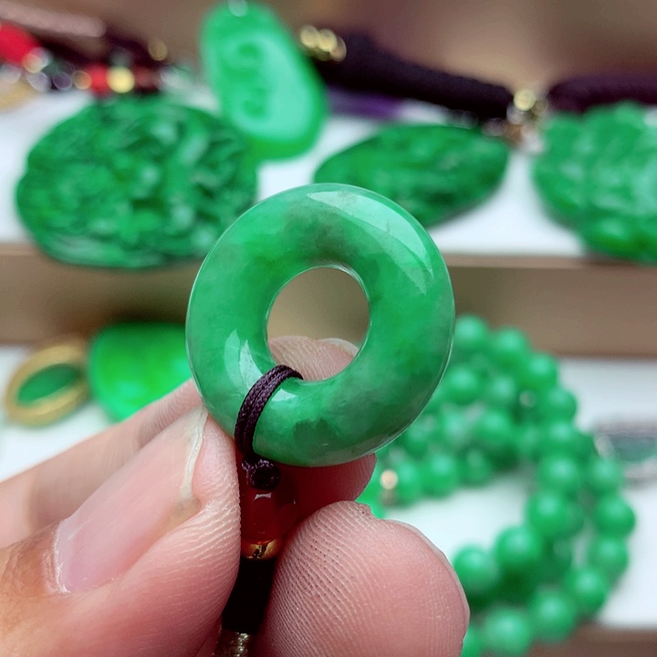 翡翠未镶嵌吊坠(不含链)