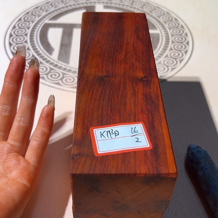 K***阳紫檀木类成套家具