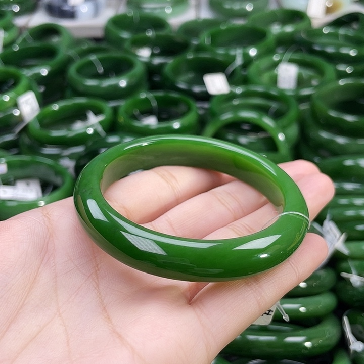 未镶嵌手镯和田玉（碧玉）