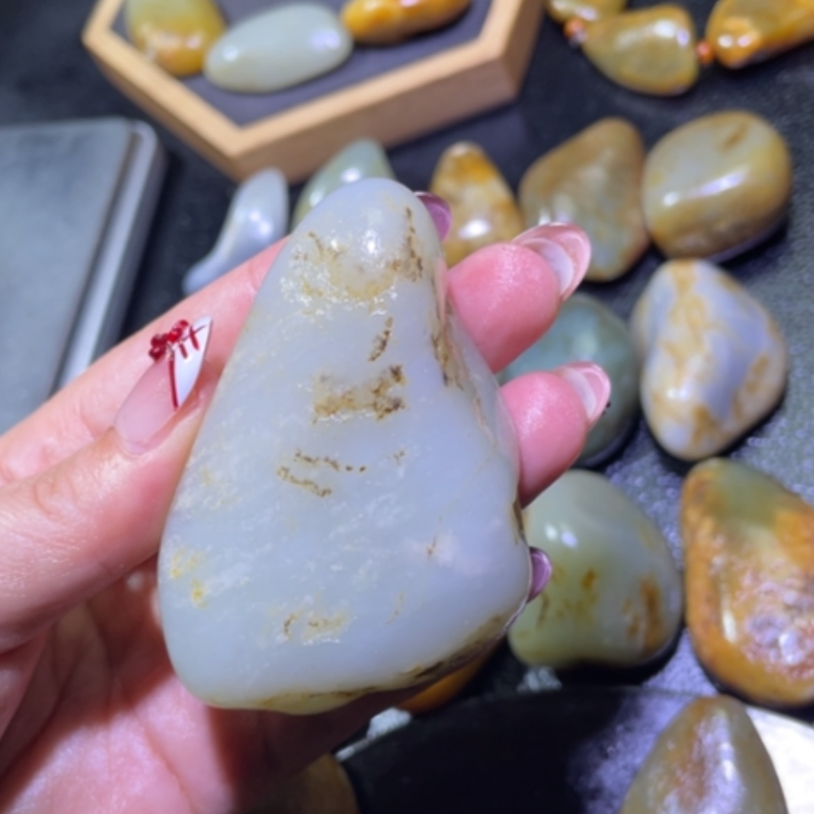 【闪购商品】颈饰未镶嵌和田玉天**j