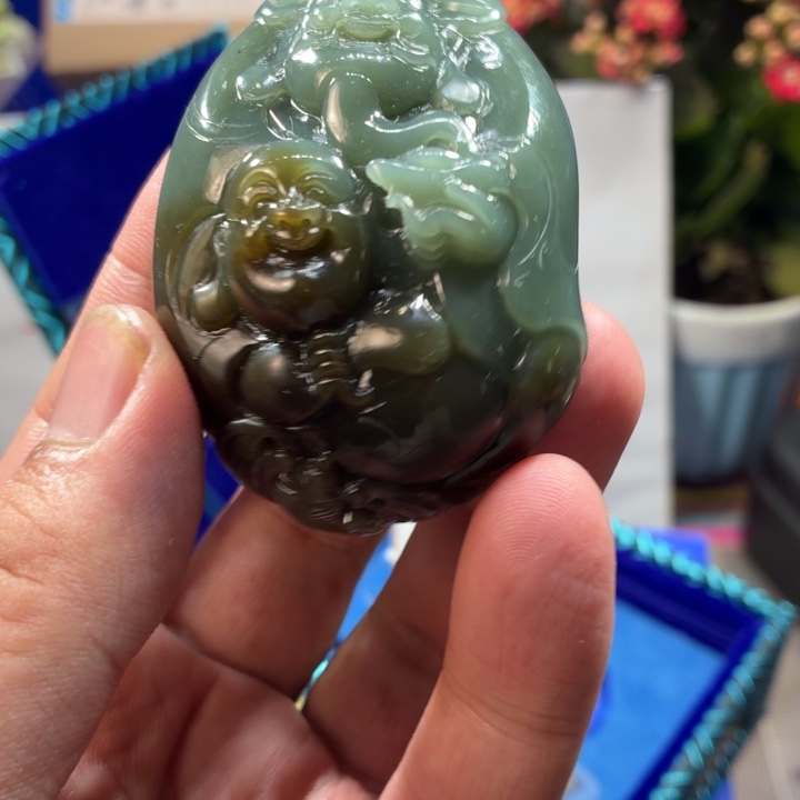 颈饰未镶嵌和田玉（糖玉）