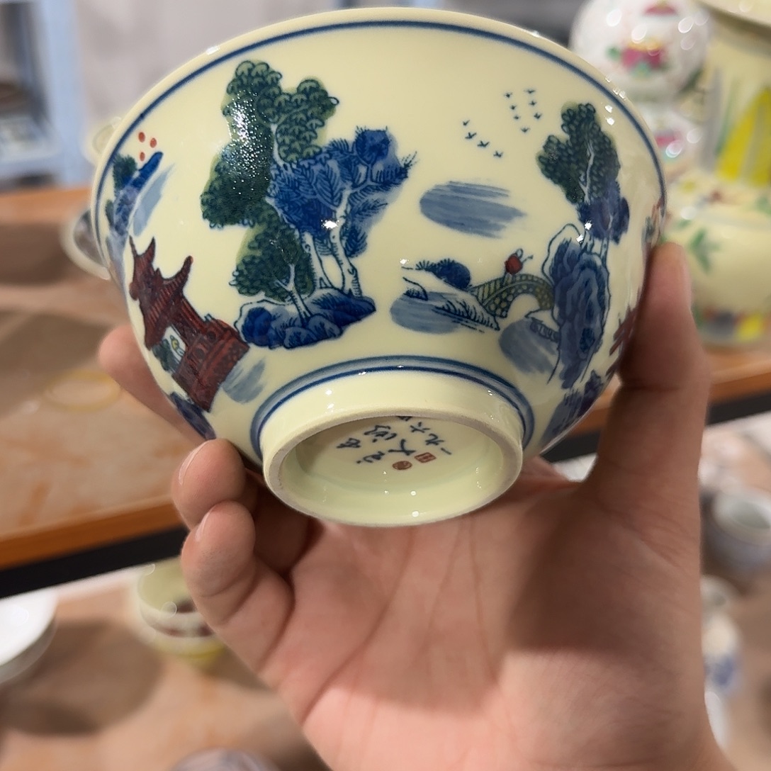 其他摆件是最容易发生碰撞而