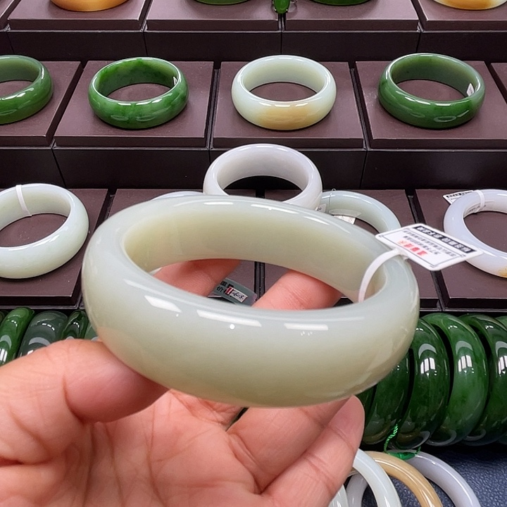 和田玉未镶嵌手镯6263