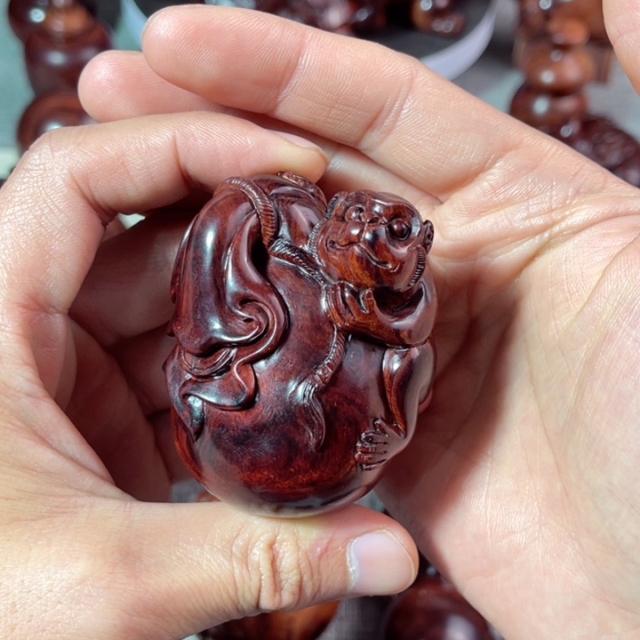 黄花梨/降香黄檀把件余****大猴子