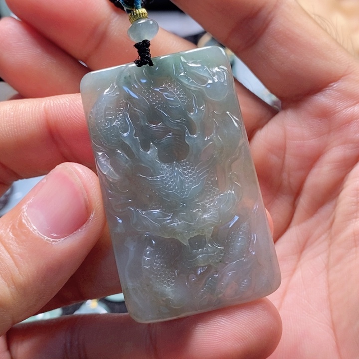 翡翠未镶嵌颈饰缅甸翡翠A货冰胶龙牌微瑕