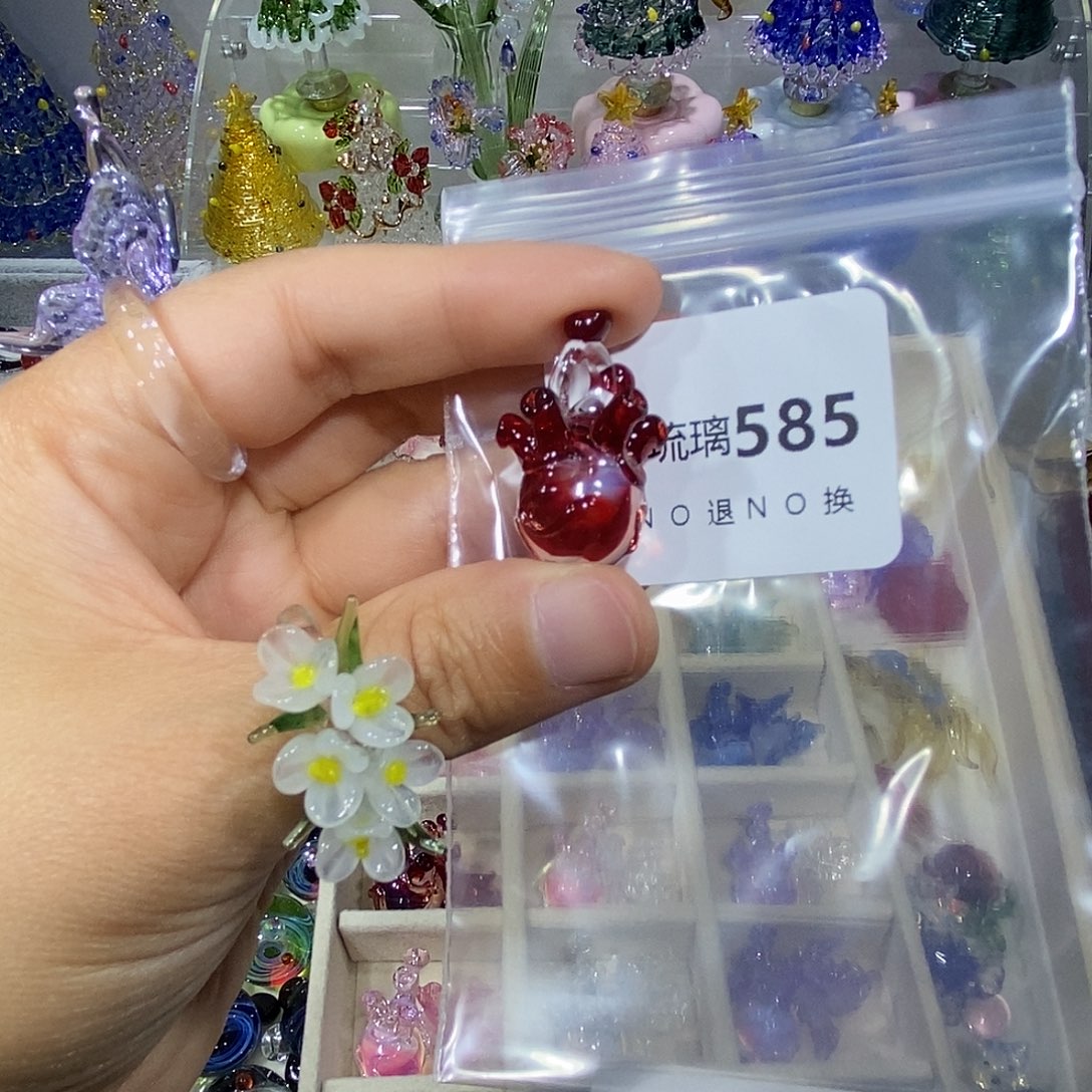 ****玻璃吊坠（不含链）585心脏一个
