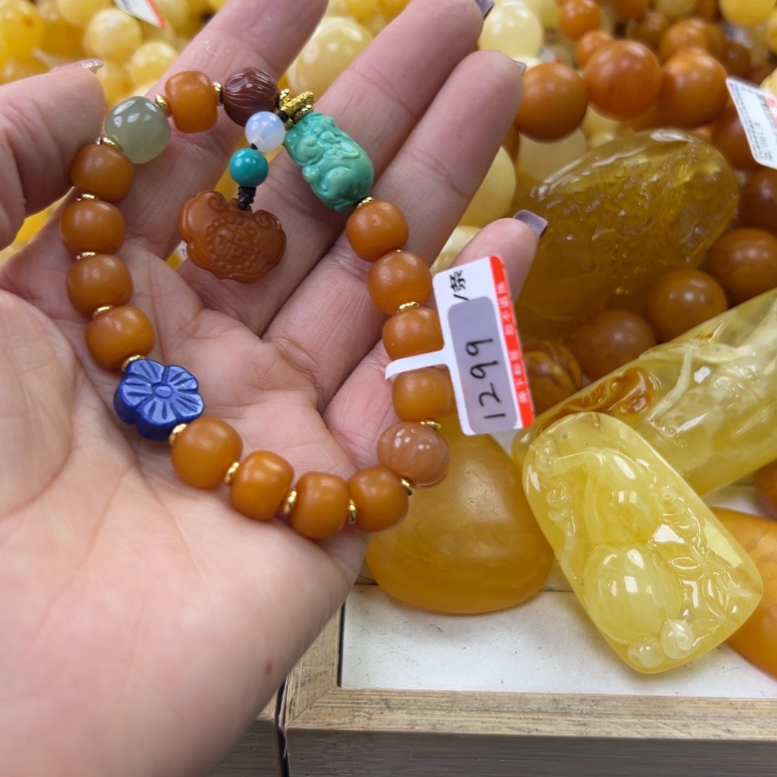 琥珀珠宝奇石未镶嵌