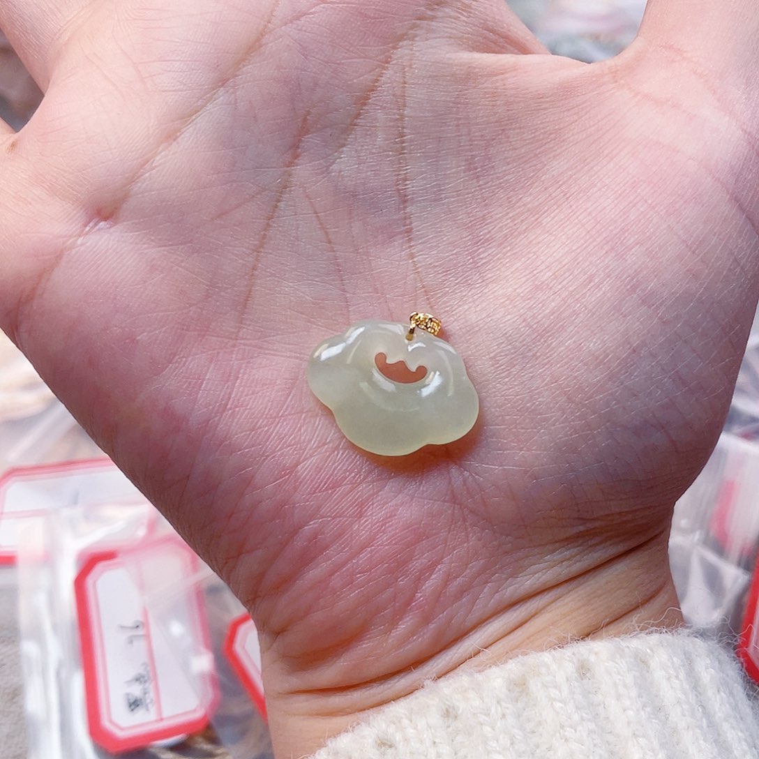 七***上和田玉18K金镶嵌吊坠(赠链)