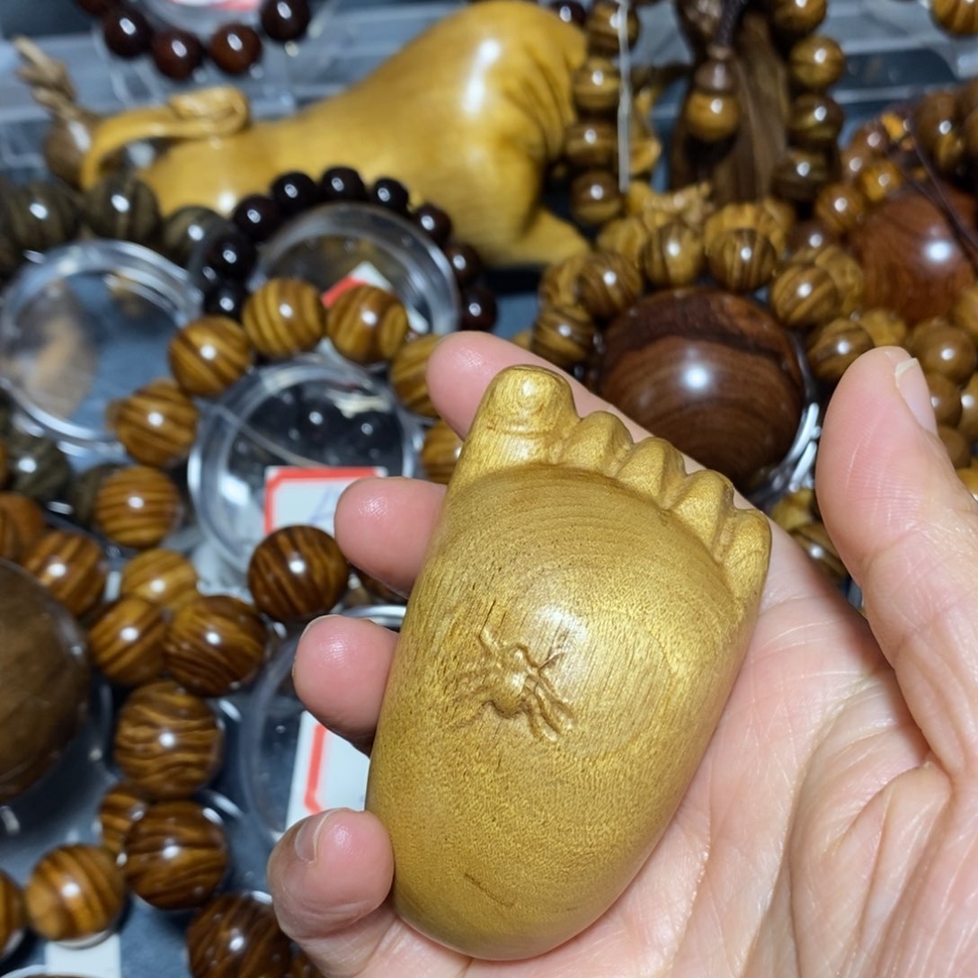 金丝楠木雕工艺品