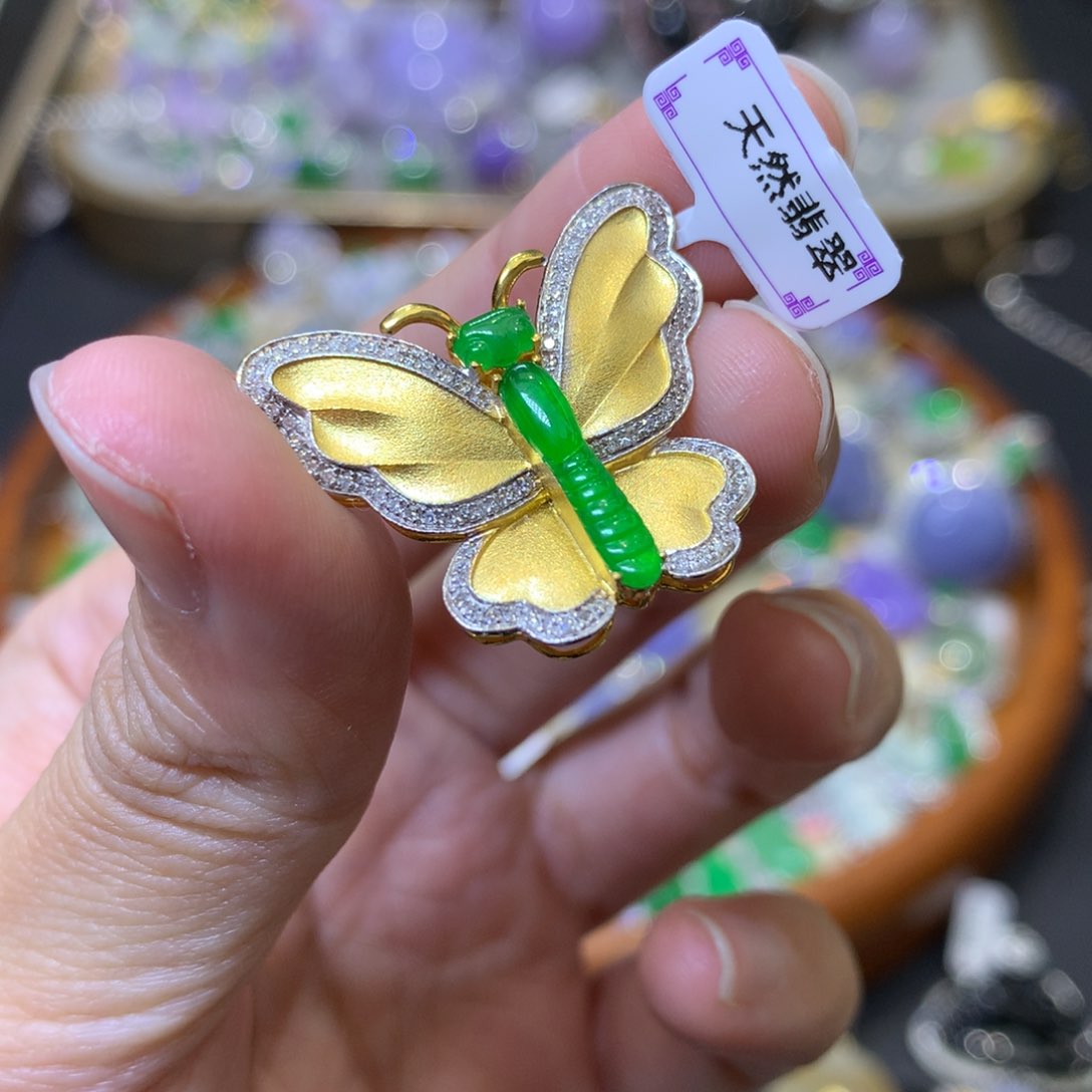 颈饰18K金镶嵌翡翠