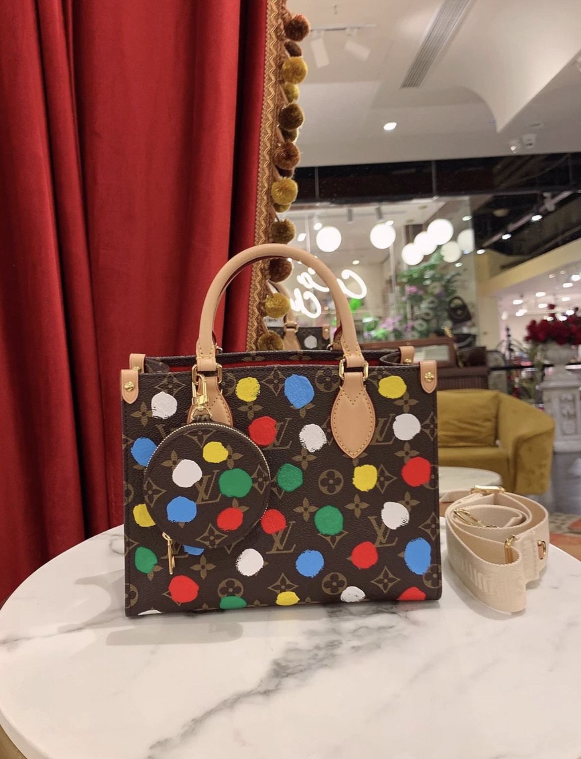 99新 LouisVuitton/路易威登 友福/lv草间弥生onthego小号/闲置