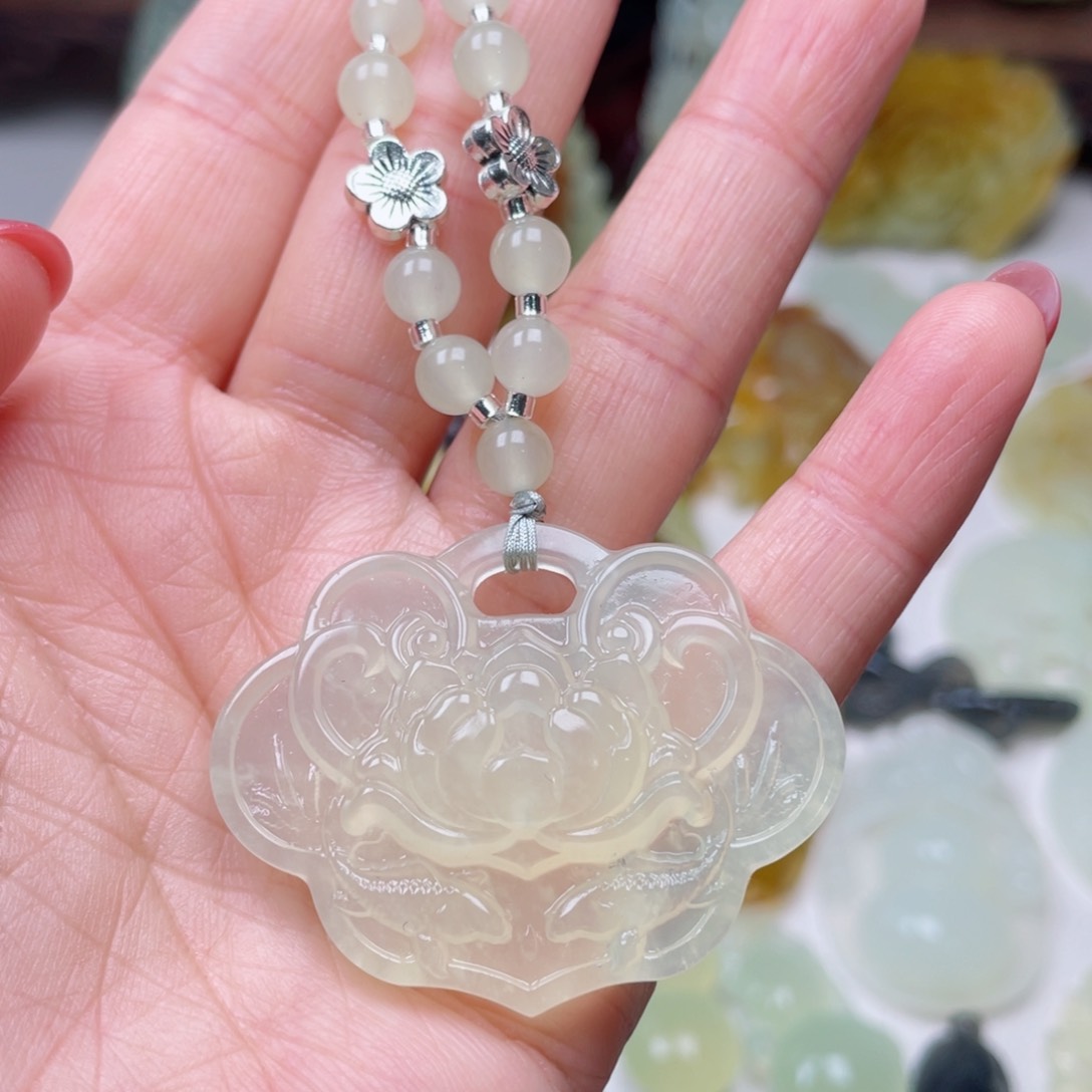 蛇纹石玉颈饰未镶嵌