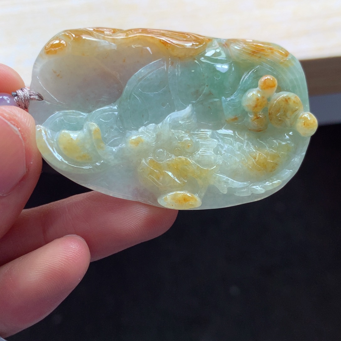 翡翠颈饰未镶嵌吊坠