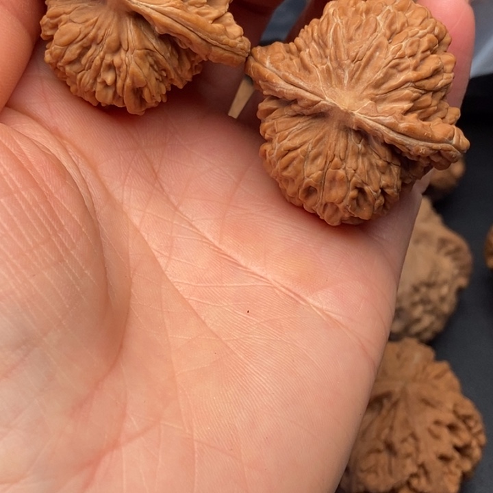 用***1文玩核桃吊坠四座楼