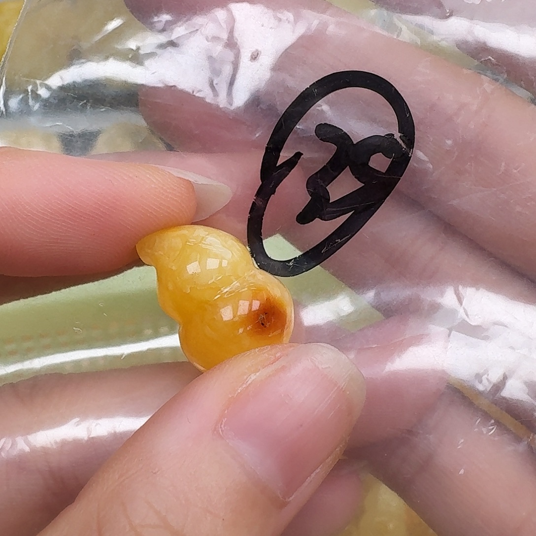 未镶嵌琥珀珠宝奇石